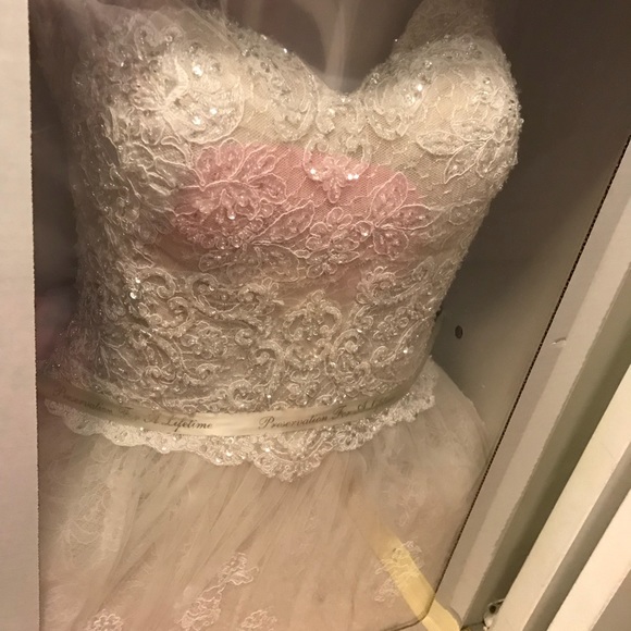 Oleg Cassini wedding dress. - Picture 2 of 2